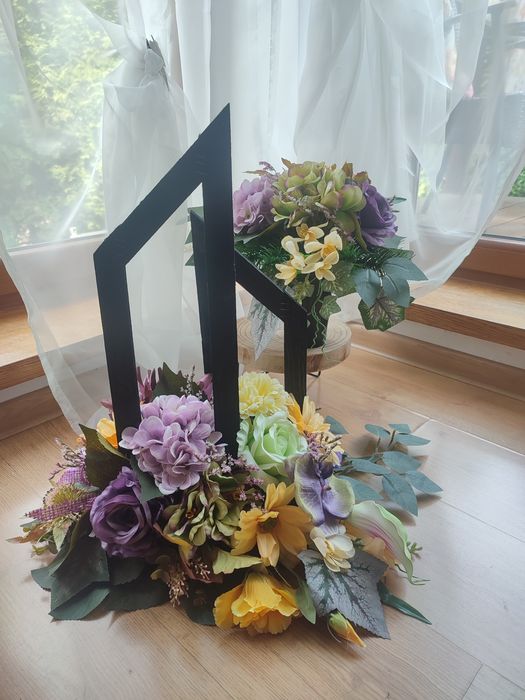 Nowoczesny zestaw na grób, Stroik na cmentarz i wkład do wazonu, nr 7