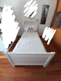 Cama solteiro IKEA (90x200cm) + estrado+ colchão novo