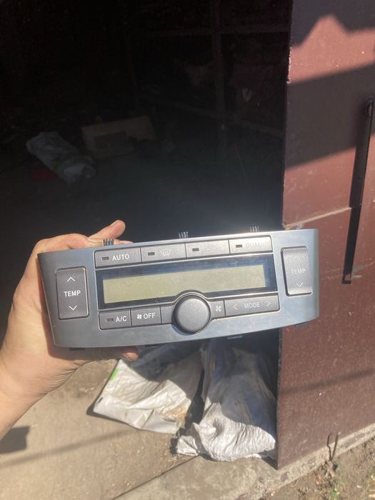 Блок управления климат контролем Yoyota Avensis t-25 2008 2.2