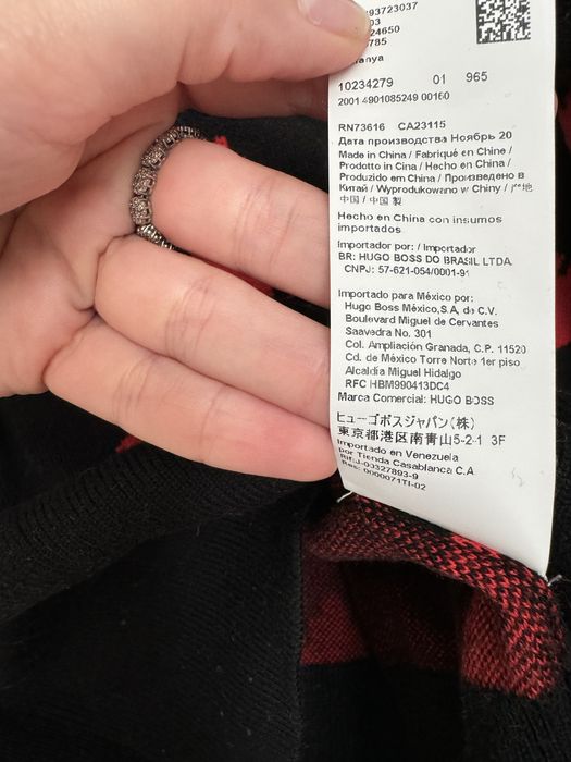 Женский черный свитер с узором Hugo boss 50449785;965