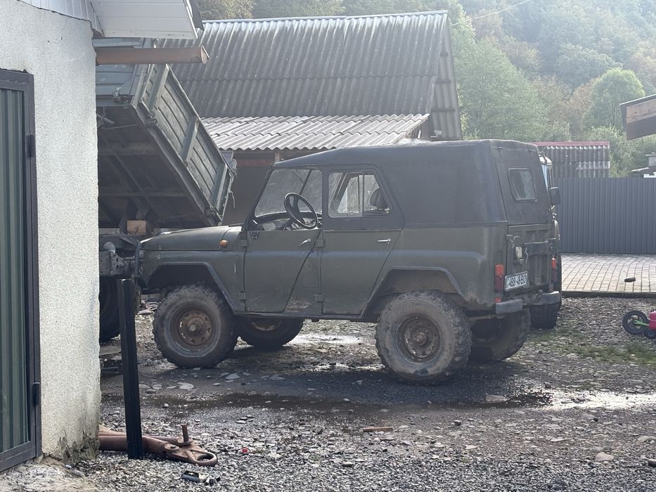 Продам уаз воєні мости .