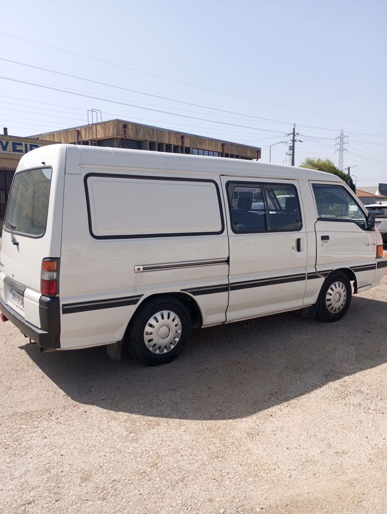 L 300 Carrinha Mista