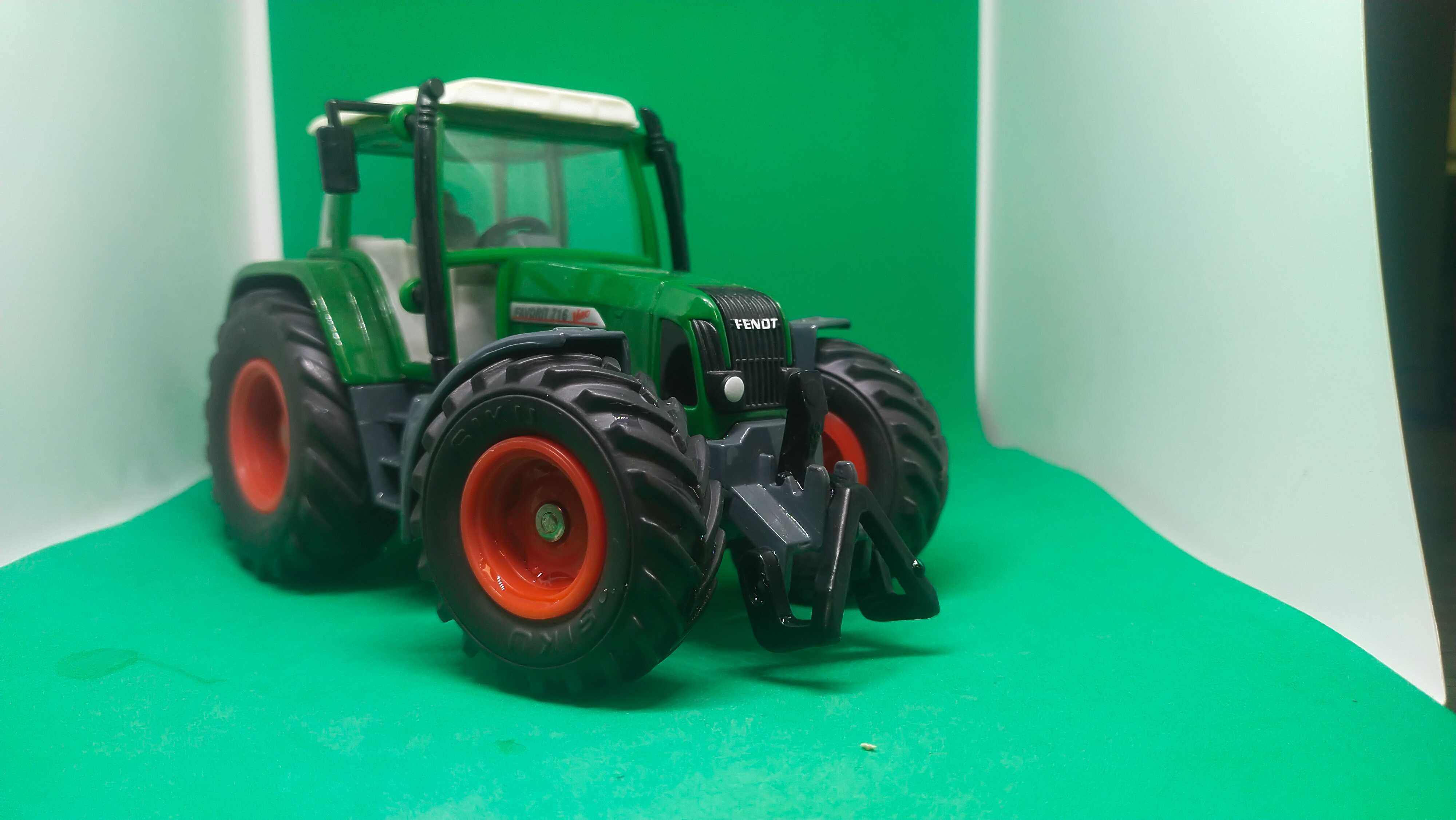 Siku traktor Fendt 1 32