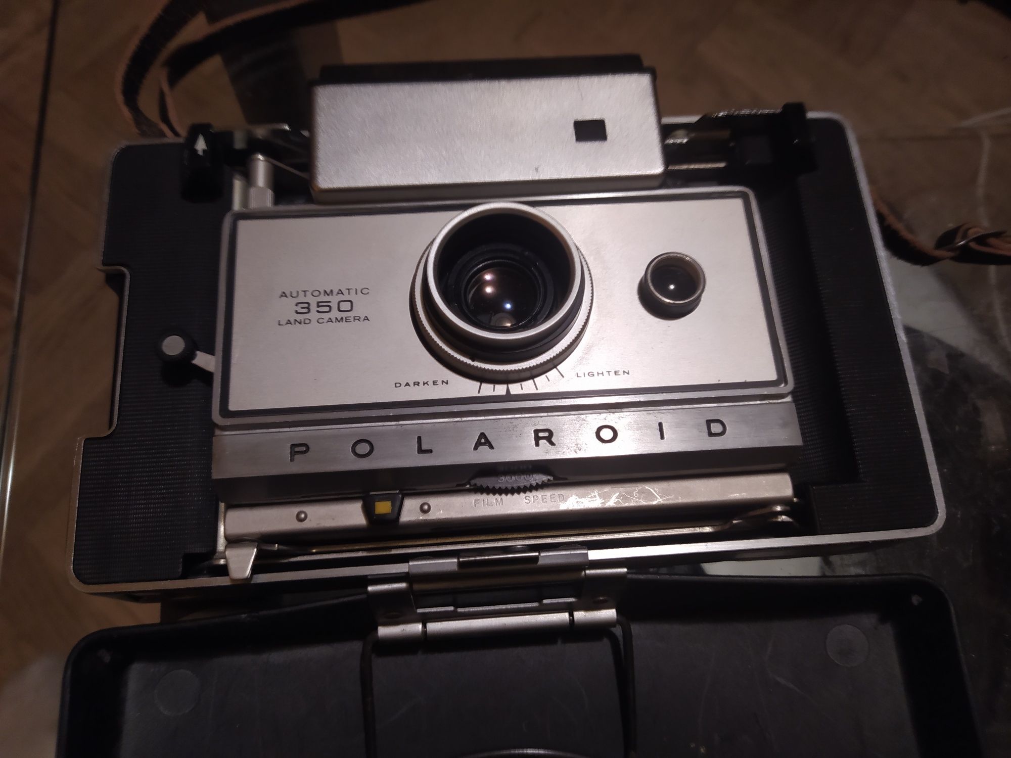Polaroid automatic 350 land camera