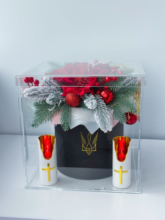 Новорічна композиція в кубі. Ялинка на могилу
