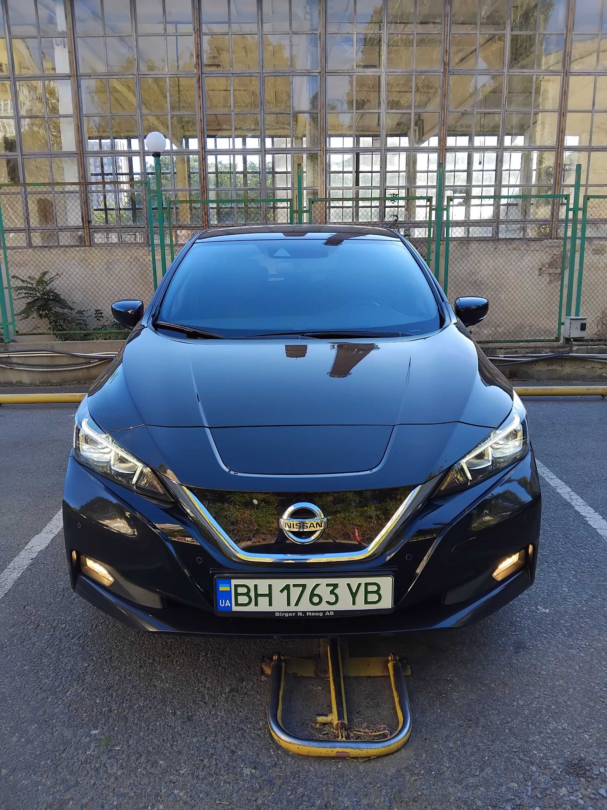 Сдам в аренду Nissan Leaf в отличном состоянии на долгосрочно