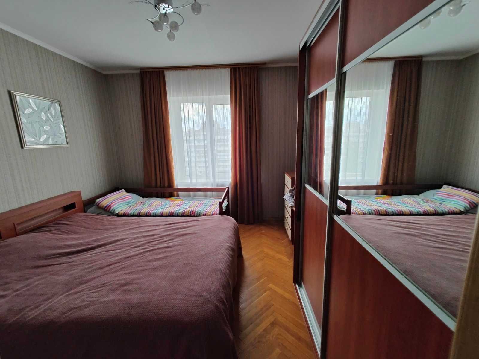 Продаж 3-к квартири  Харківське шосе,  180/21  /єВідновлення /