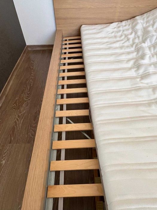 Cama Casal IKEA 140 x 200cm + Estrado + Colchão