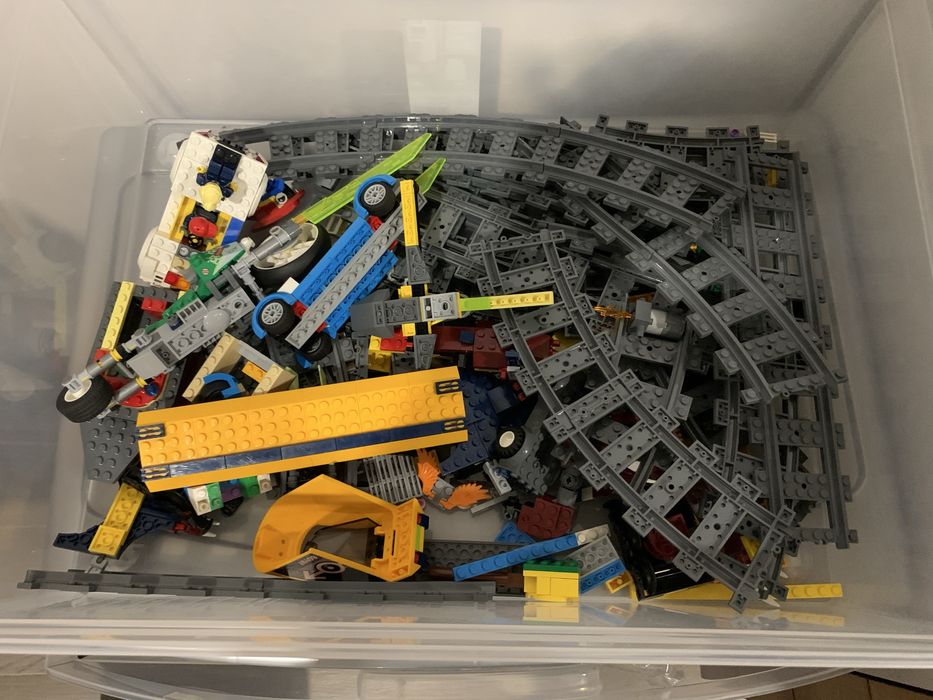 Centenas de peças Lego originais