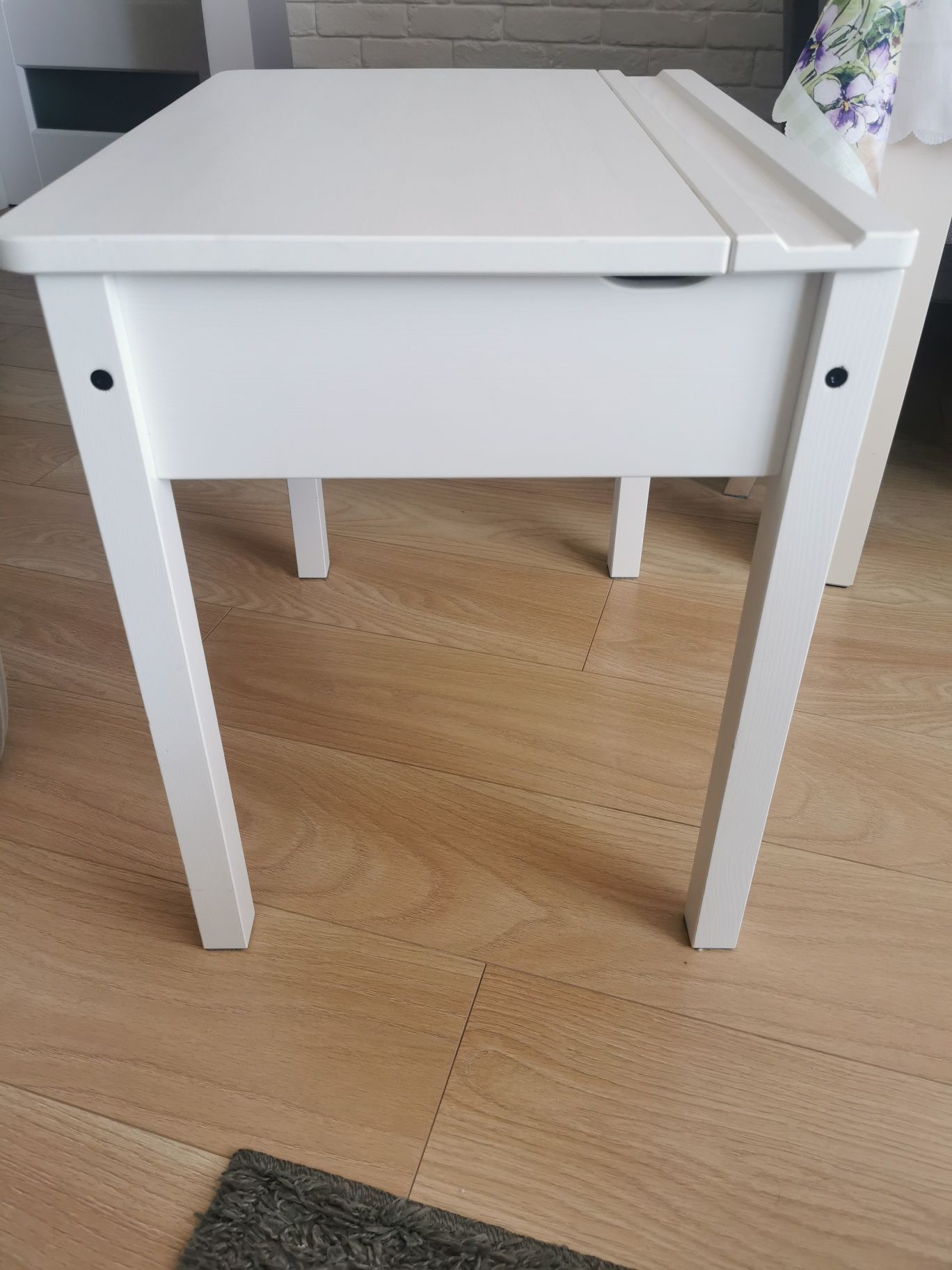 Sundvik ikea stolik, biurko dla dziecka biały