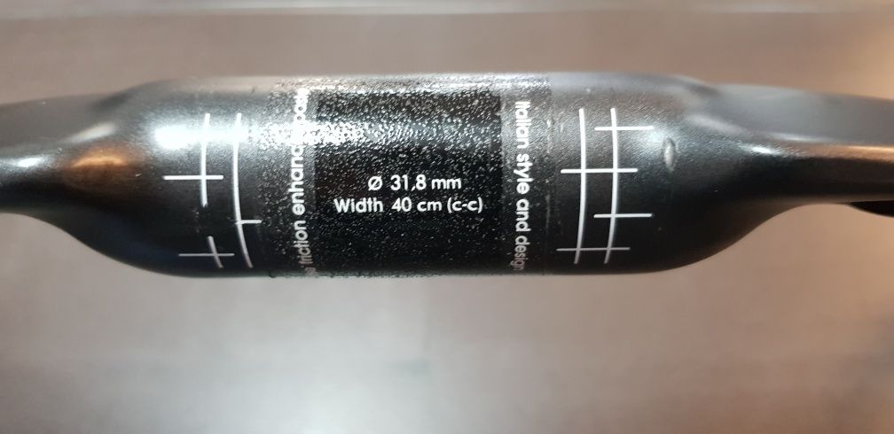 Guiador em Carbono muito estimado