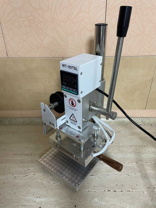 Прес для гарячого тиснення на шкірі, пресс для тиснения на коже