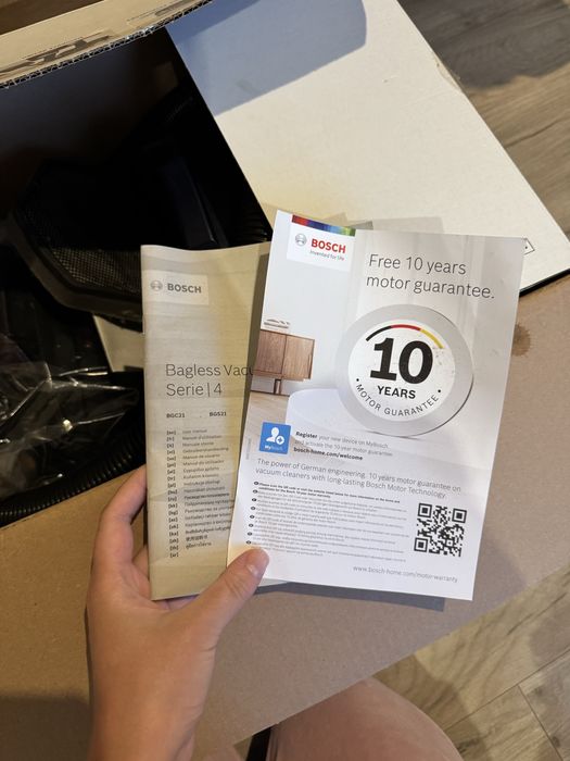Пилосос для сухого прибирання без мішка Bosch BGS21X320