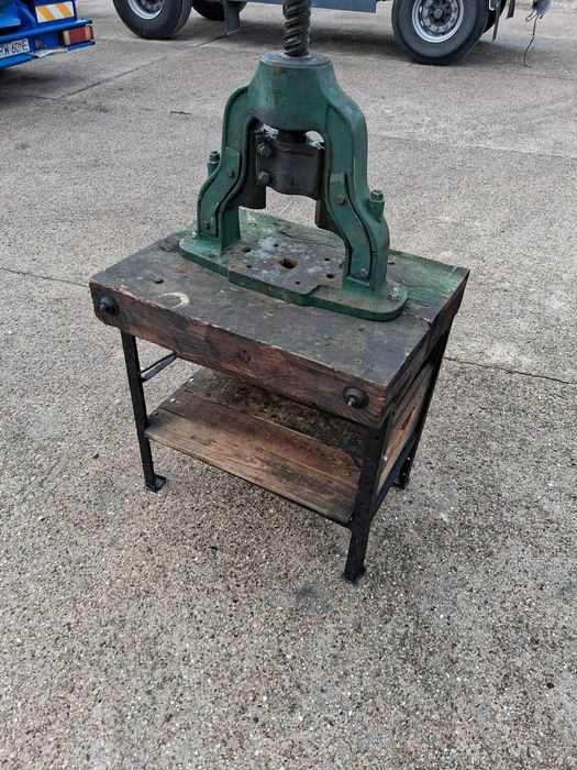 Prasa balansowa śrubowa