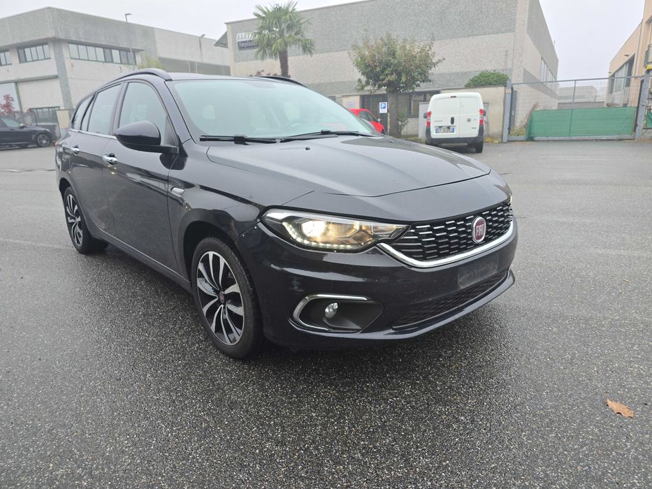 Fiat Tipo 1.6 jtd Posiadam  inne  auta  z  włoch  całe  i uszkodzone