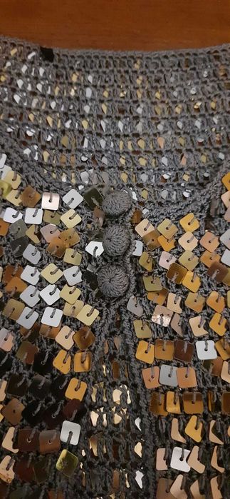 Стильний кардиган з паєтками