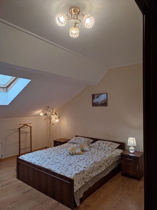 DOBA - ЦЕНТР  1кім. 5-6 місць. Завжди тепла !