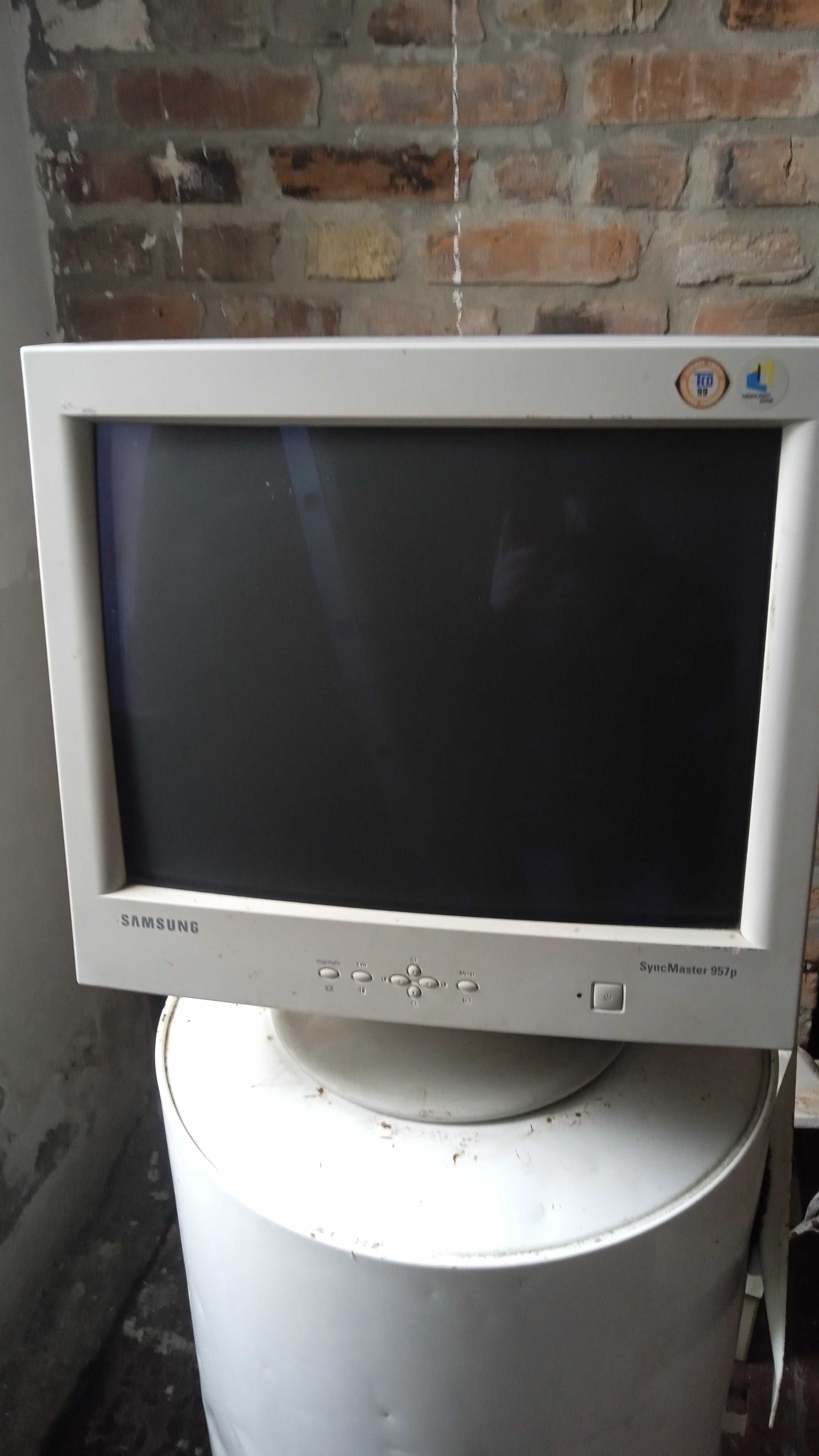 Монитор Samsung SynkMaster 957p, винтаж.