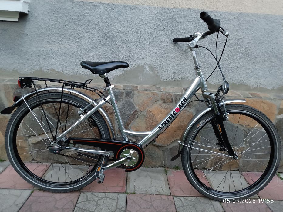 Чоловічий велосипед і жіночі