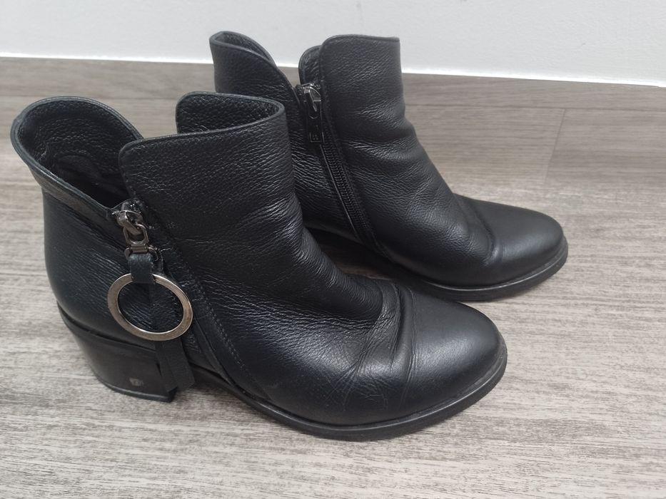 Sprzedam skorzane damskie botki rozmiar 37 firmy Messi.