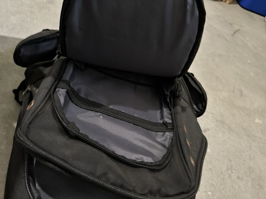 Mochila preta grande