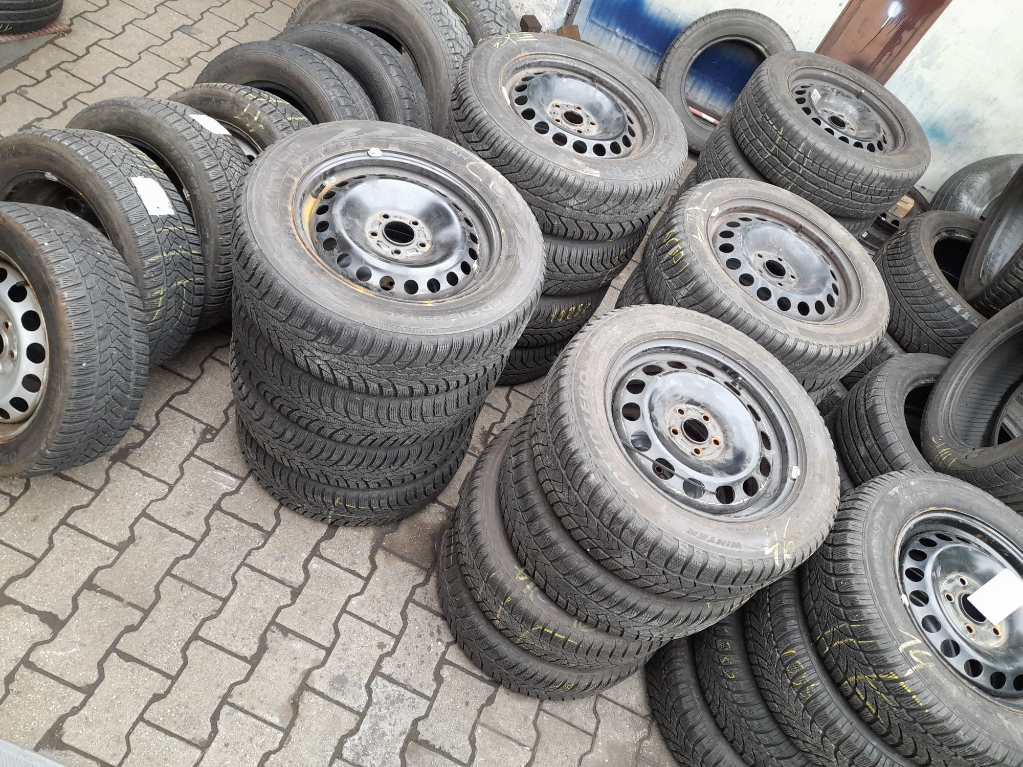 Opony  wielosezon lato   205/55r16  205/60r16 komplety  pary  z Niemie