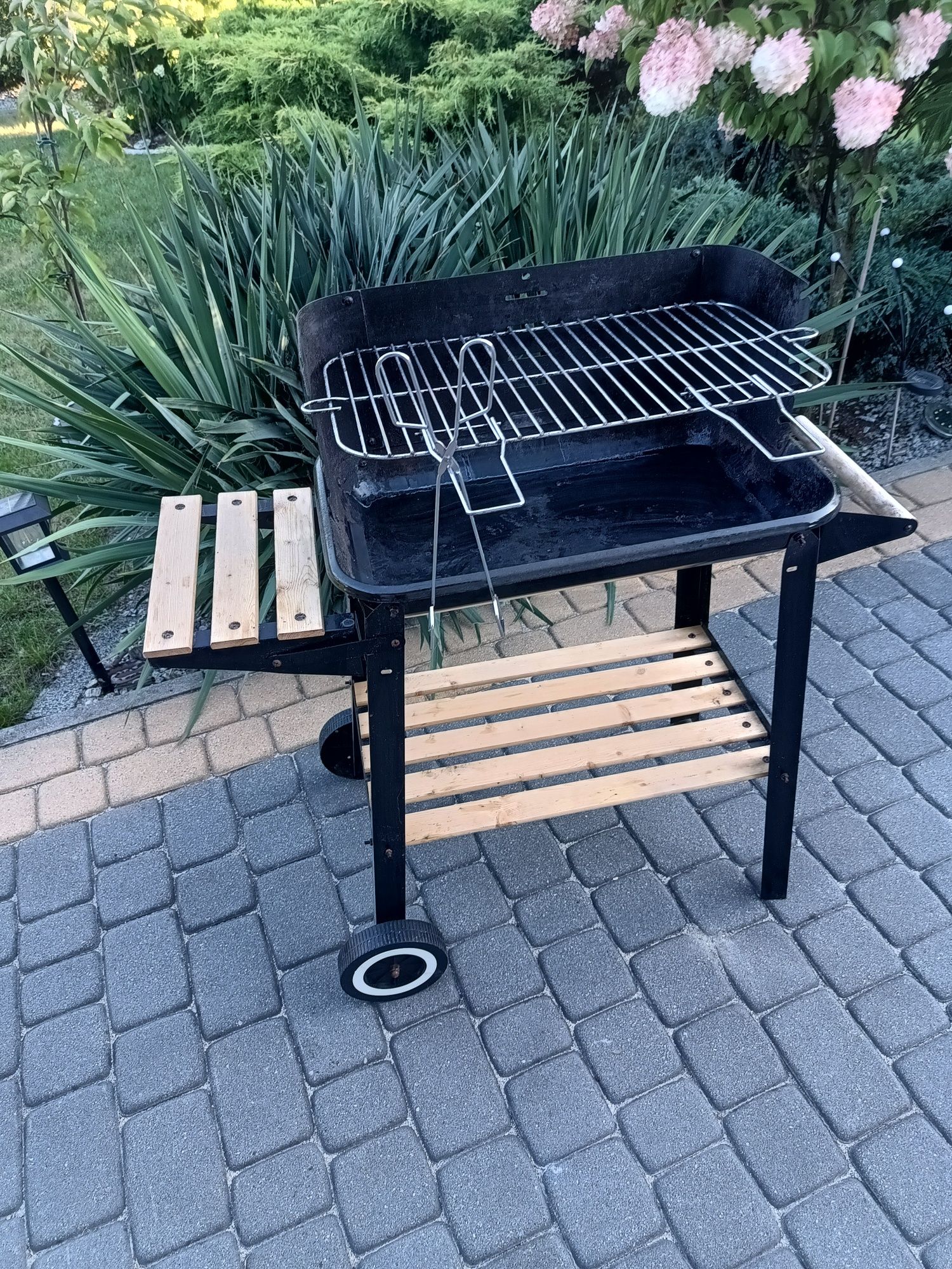 Grill węglowy jak nowy