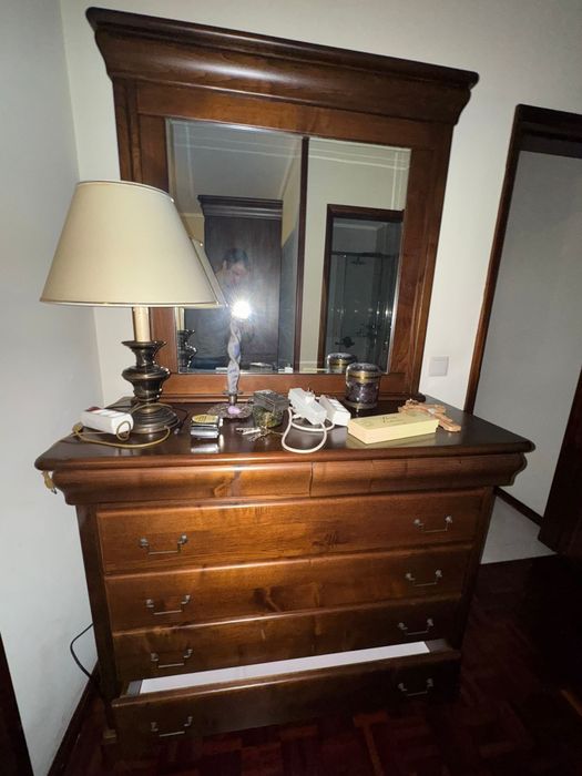 Moveis clássicos de quarto casal.