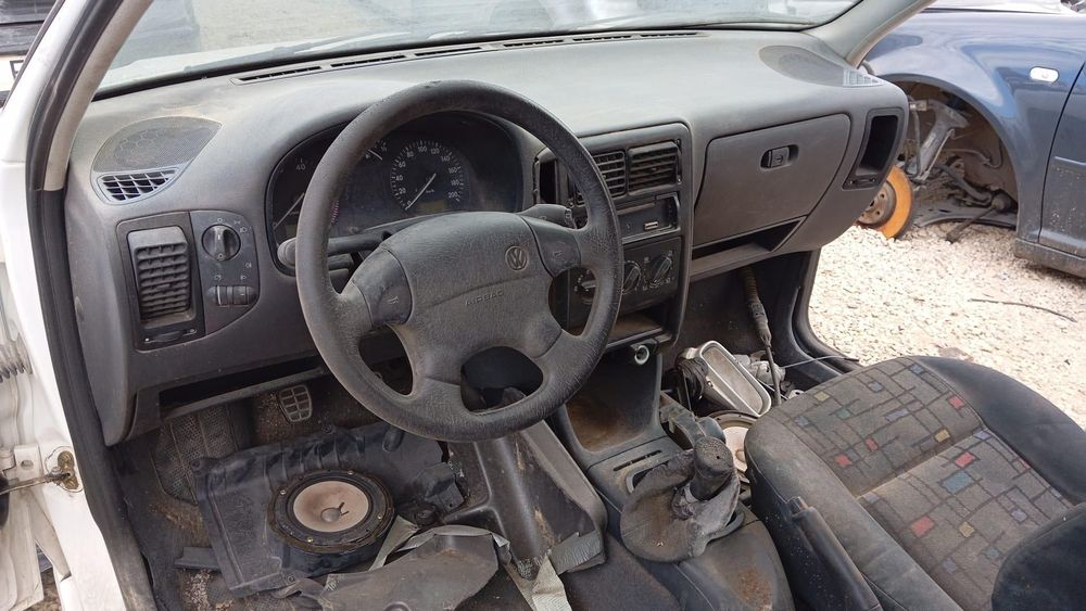 TABLIER VOLKSWAGEN POLO III 6N1