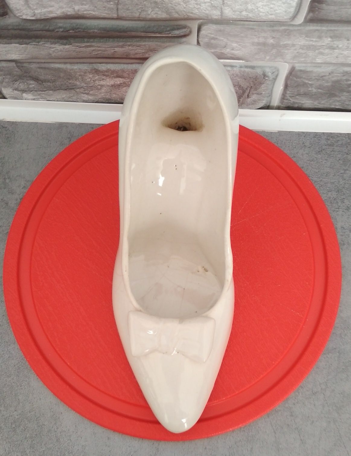 Ceramiczna biała doniczka/osłonka - pantofelek - UNIKAT