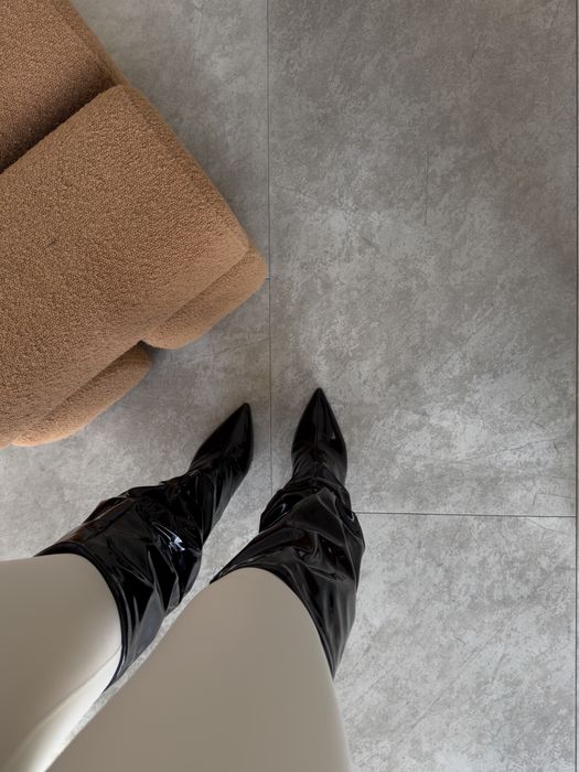 Лаковані чорні чоботи на шпильці, розмір 40