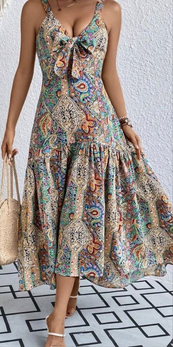 Piękna sukienka cudny etno wzór M Shein nowa