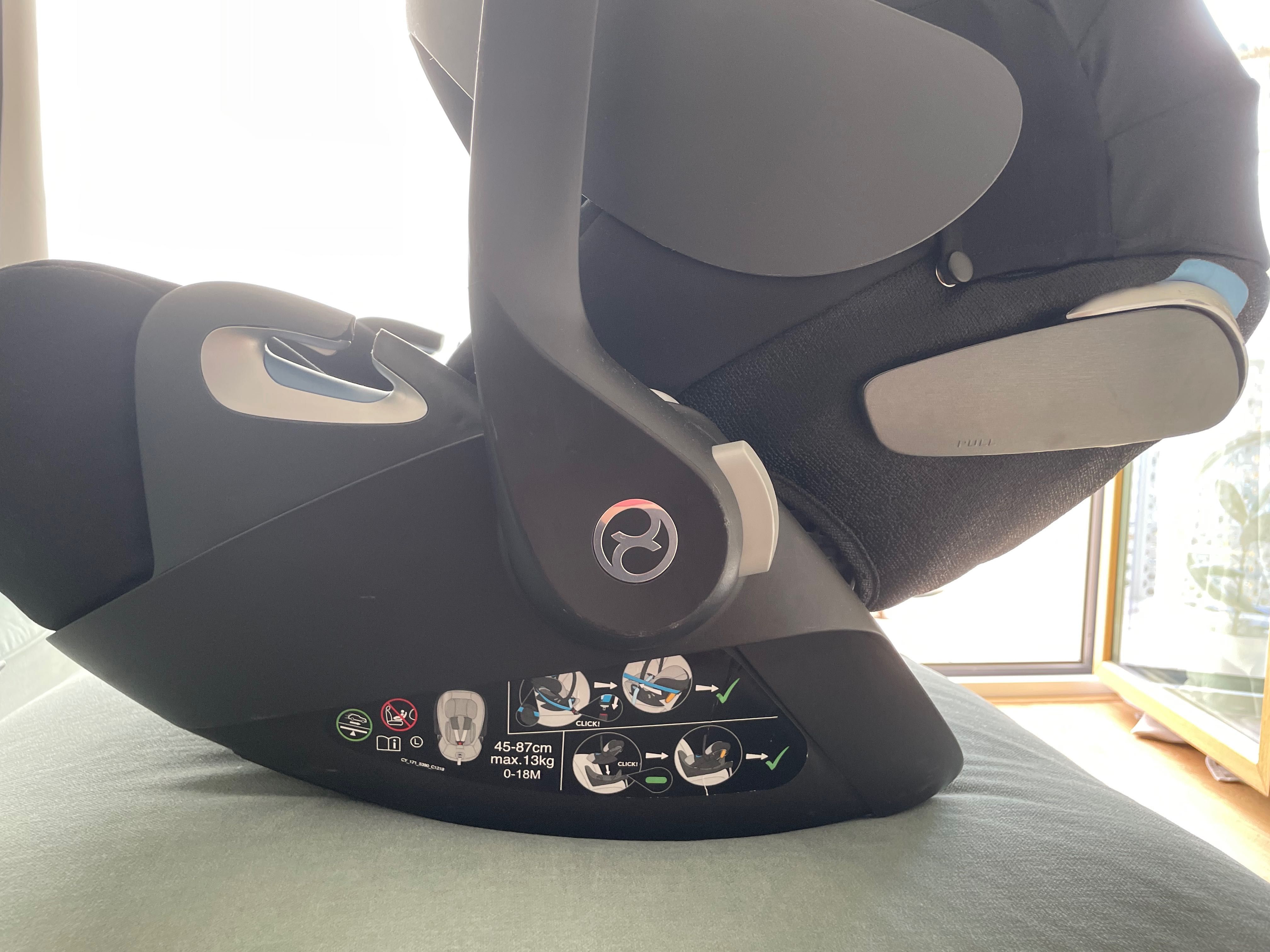 Fotelik Cybex Cloud Z i-Size w kolorze DeepBlack - black
