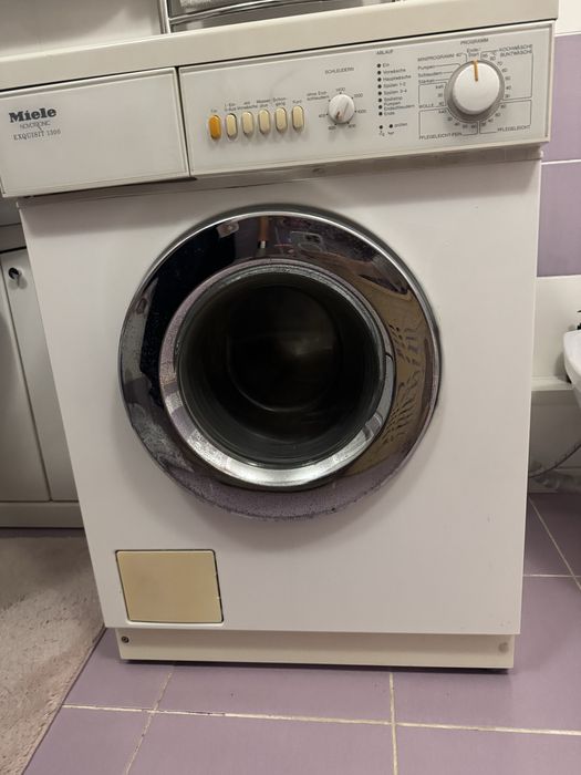 Продам пральну машинку Mielle