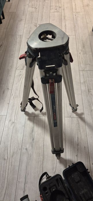 Sprzedam niwelator optyczny BOSCH GOL 32 D wraz z statywem
