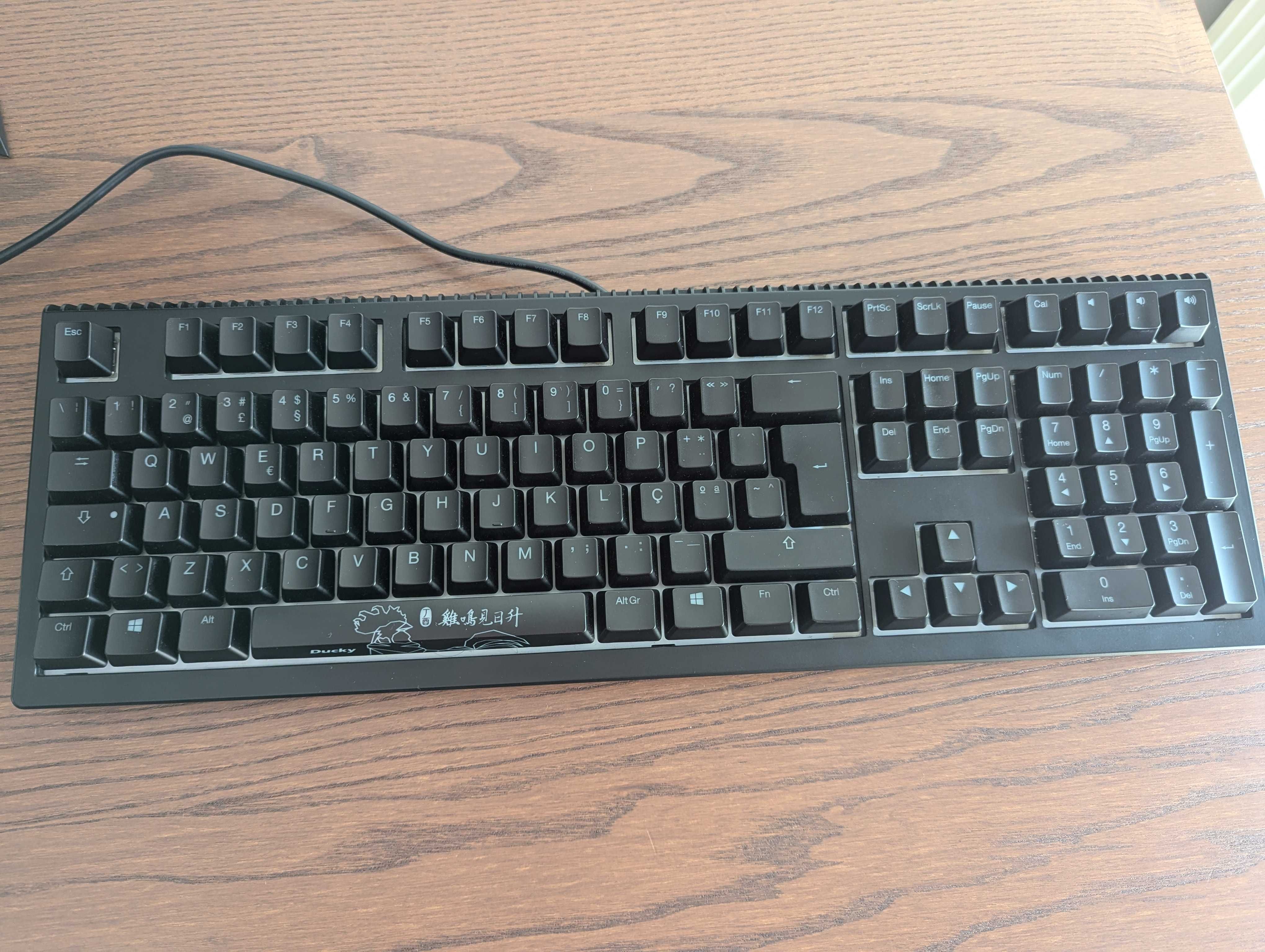Teclado Ducky Channel Shine 6 / Cherry MX Red Switch /  Layout PT
