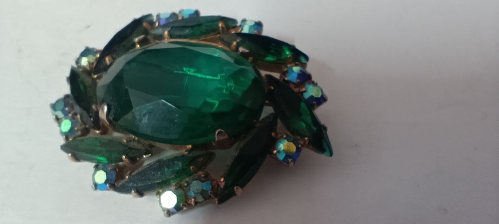 Продам вентажную брошку времён раннего СССР