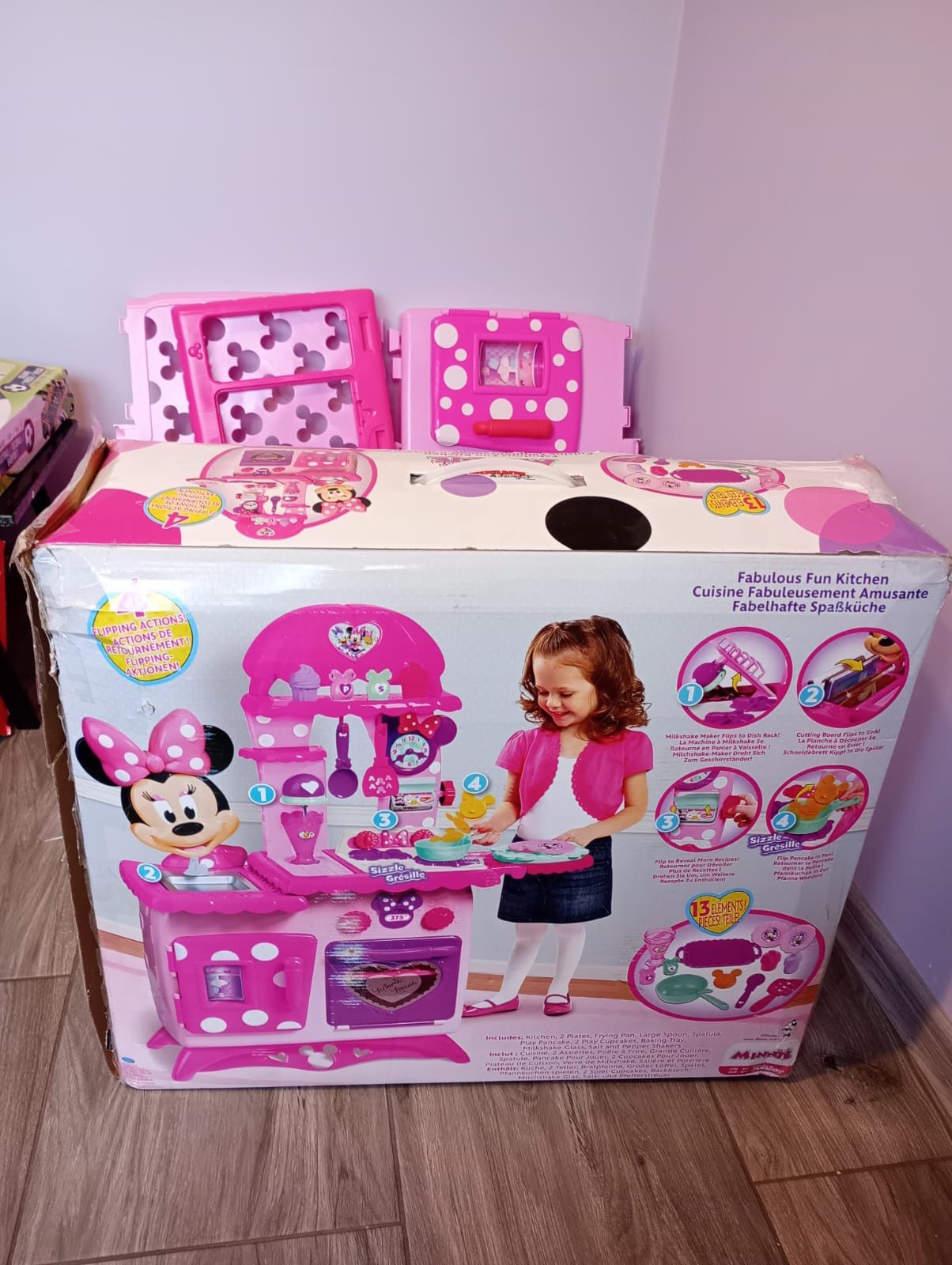 Kuchnia pełna zabawy z Minnie Mouse z mnóstwem funkcji

Cena 379 zł 
P