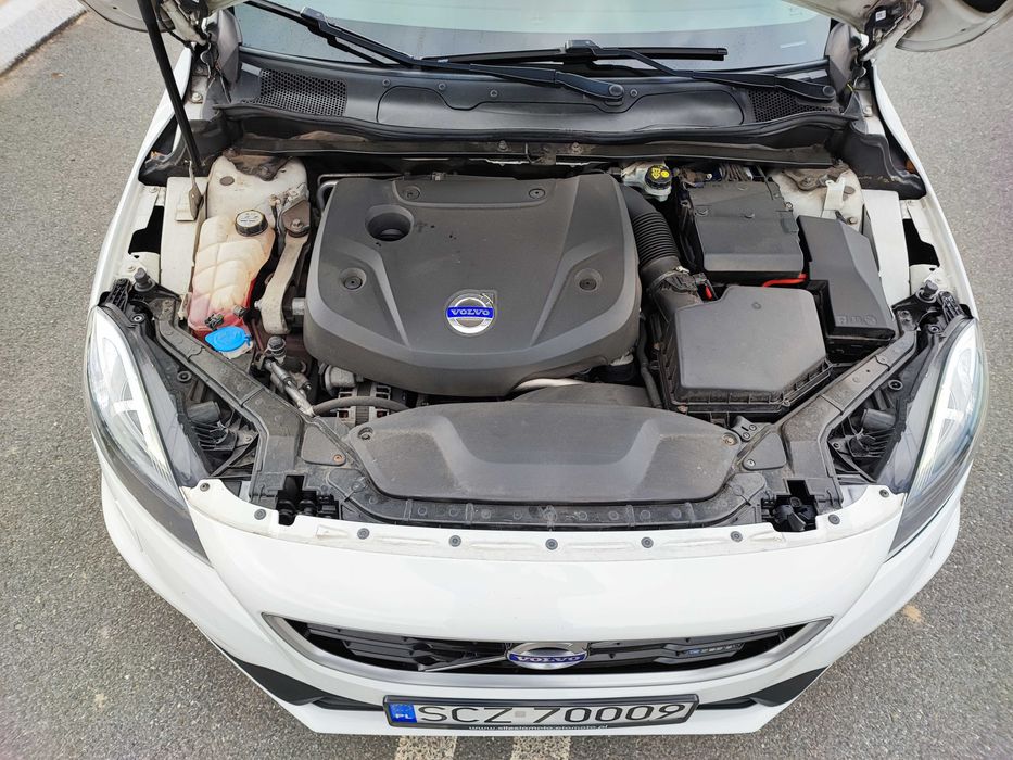 Volvo V40 D4 R-Design