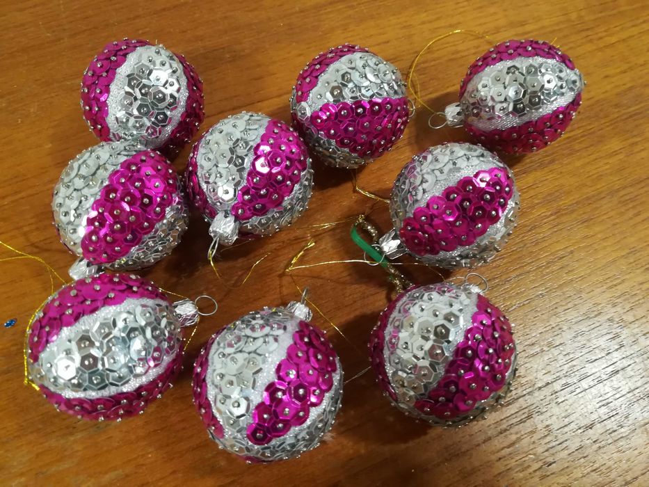 Małe bombki choinkowe z cekinów  4 cm - 9 szt