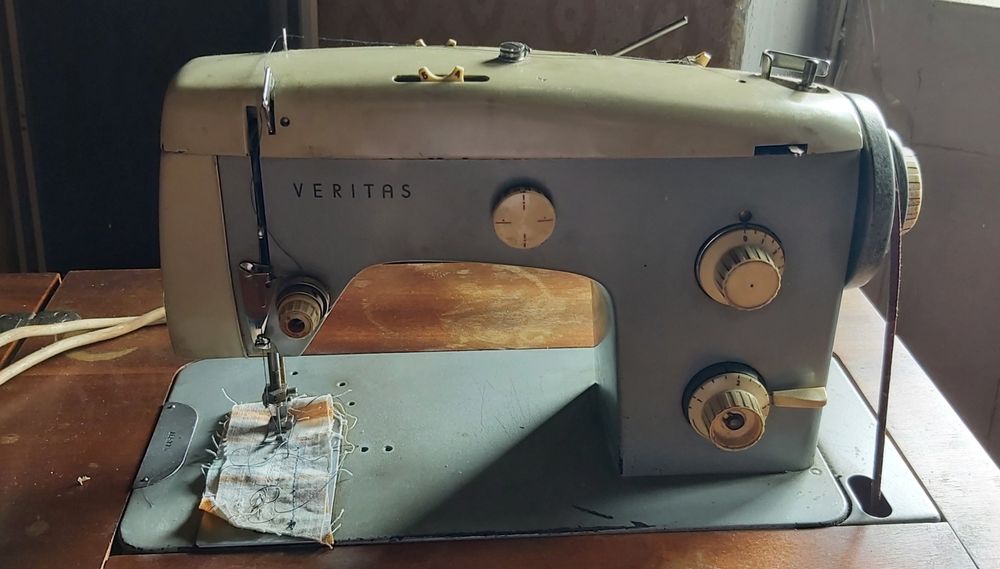 Швейная машинка "Veritas" (ножная)