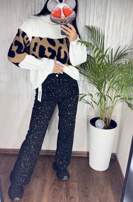 Джинси в стрази розмір С-М