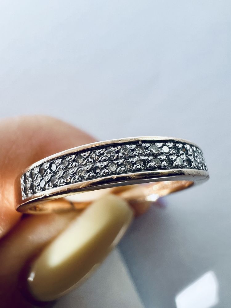 Золотое кольцо с бриллиантовыми дорожками  р. 16 красное золото 585пр
