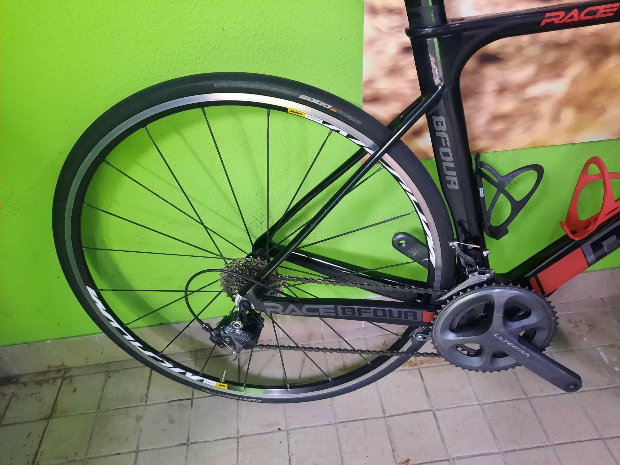 Bicicleta de carbono com ultegra 11v