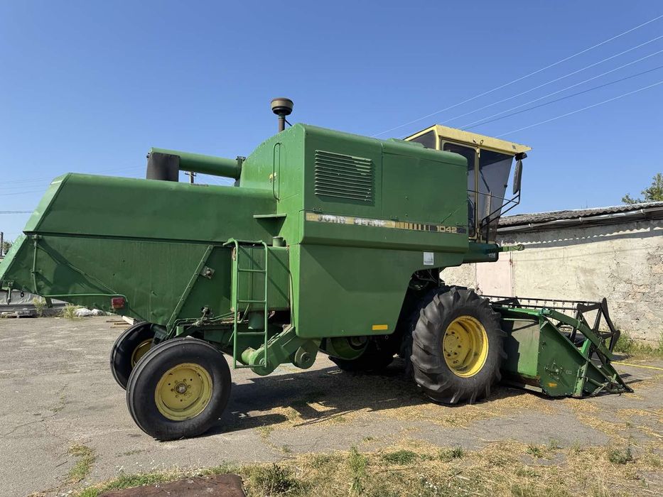 Комбайн зернозбиральний JOHN DEERE 1042