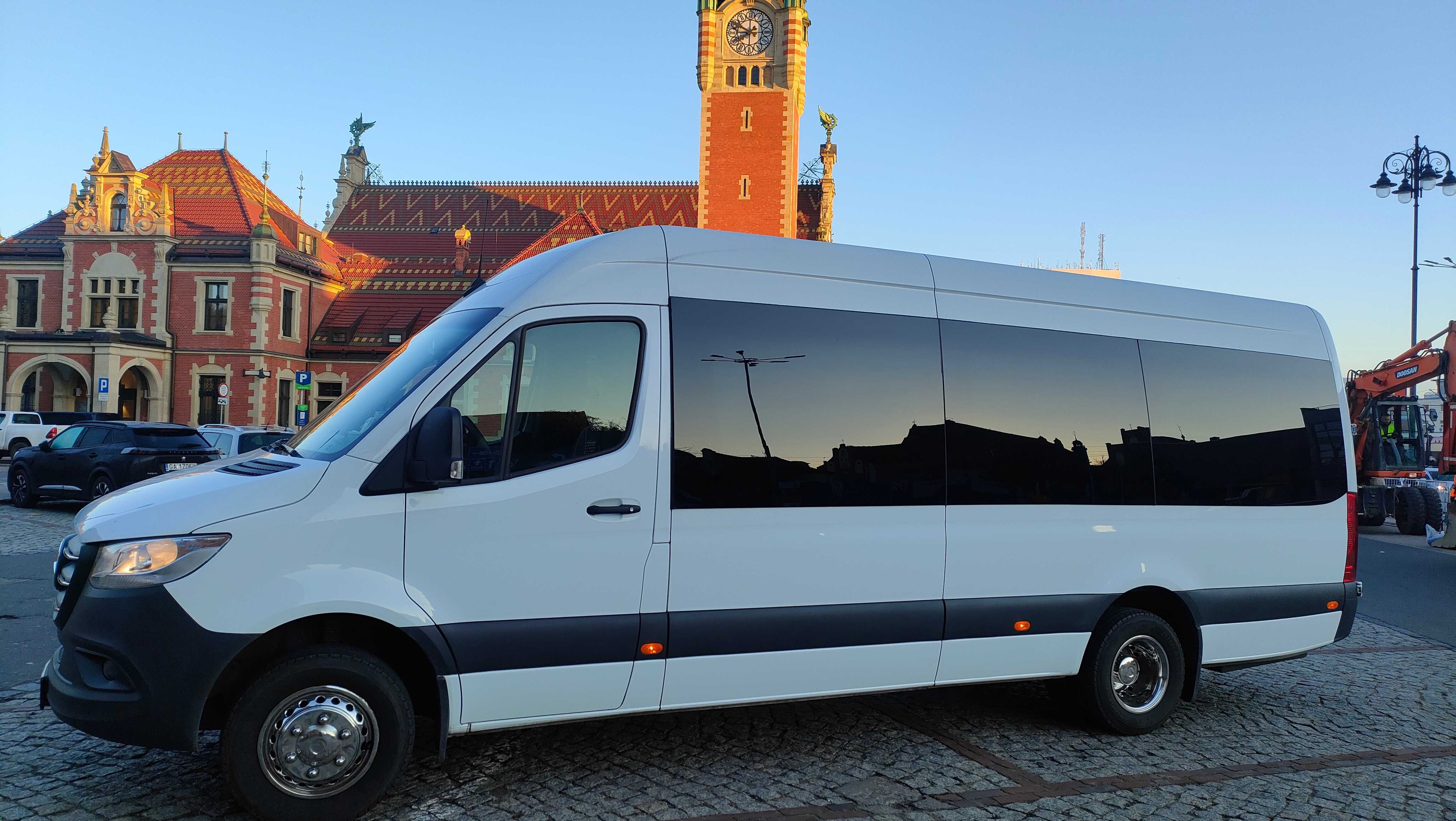 Przewóz osób, wynajem busa, transport osobowy, autobus