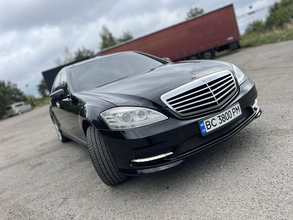Mercedes.     w221   s-class!