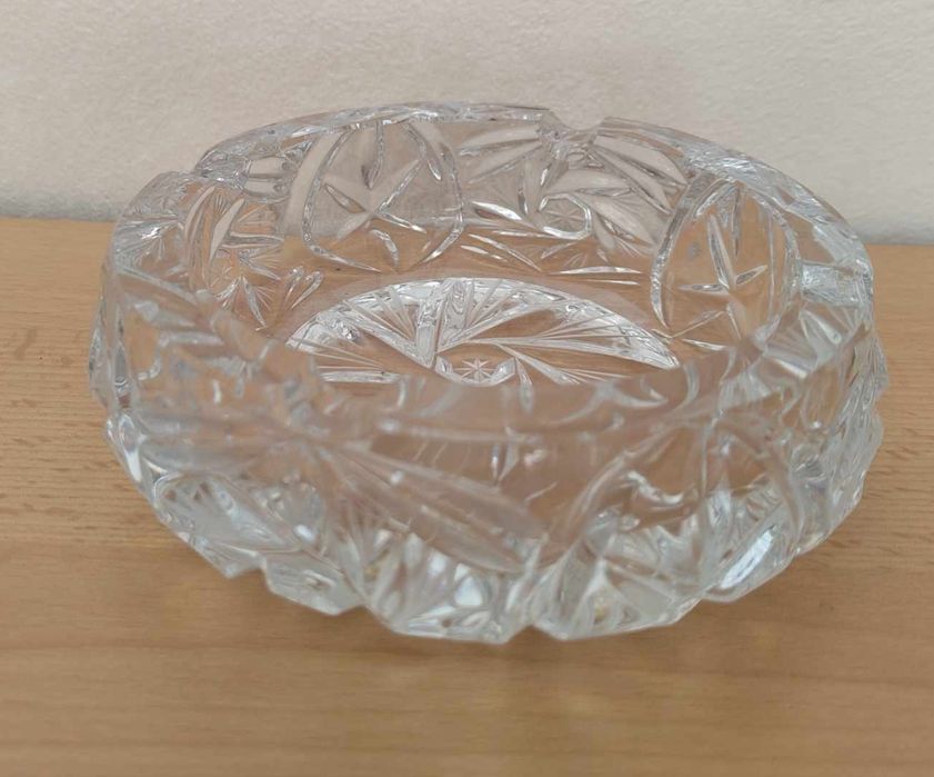 Kryształowa popielniczka