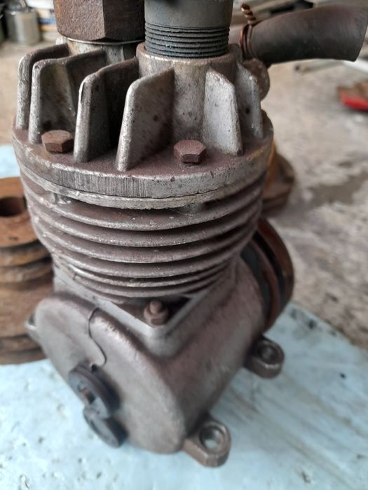 Sprężarka jednotłokowa używana