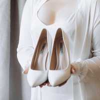 Туфлі для нареченої білі